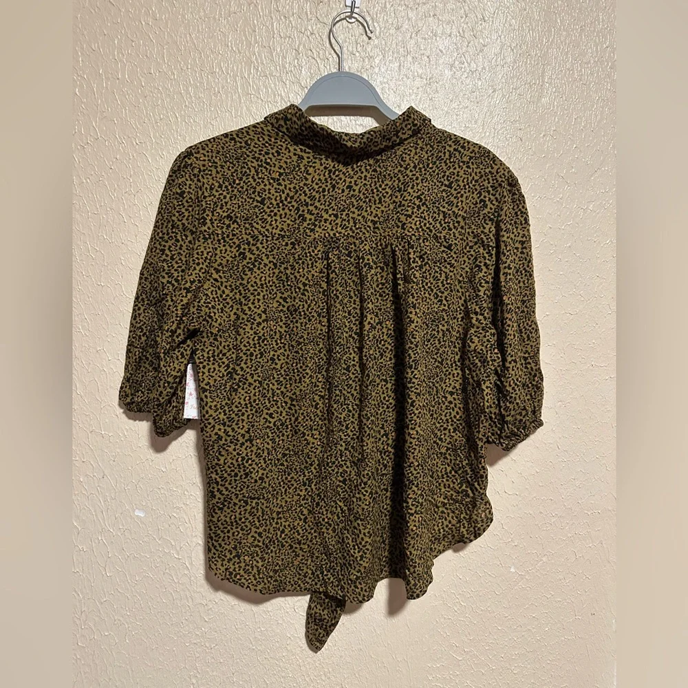Free People Celia Top Leopard Print High Low Button‎ Front Size Medium
